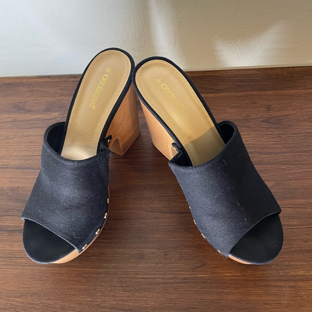 Shoe Dazzle Black and Tan Open-Toe Mules